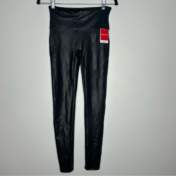 SPANX Pants - NWT SPANX Sleek Black Faux Leather Look Leggings Size Medium